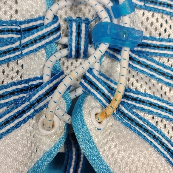 Lands End women's mesh sneakers size 9D - Picture 3 of 10